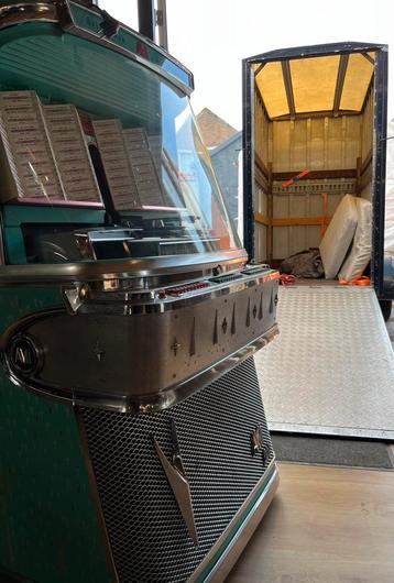 Jukebox vervoer beschikbaar voor biedingen