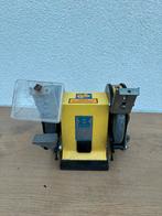 Slijpsteen, Ophalen, Zo goed als nieuw, 700 tot 1000 watt, Werkbankslijpmachine