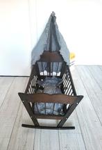 Berceau ancien et miroir en bois., Enlèvement ou Envoi