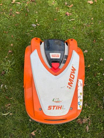 Stihl robot maaier RMI 422 PC plus huisje beschikbaar voor biedingen