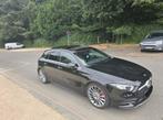 Mercedes classe A  - pack Full amg - toit ouvrant- 33000km, Auto's, Mercedes-Benz, Automaat, Alcantara, Zwart, Berline