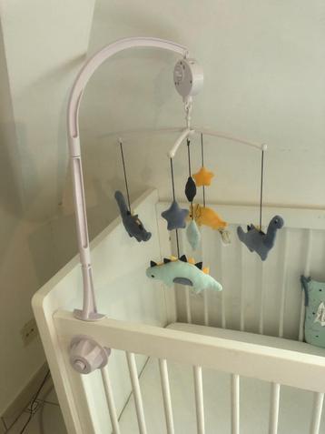 Muzikale mobiel beschikbaar voor biedingen