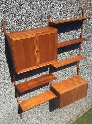 DANISH VINTAGE WALL UNIT BY HG MØBLER beschikbaar voor biedingen