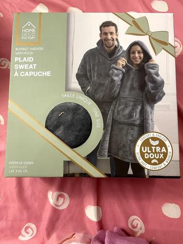 poncho polaire sweet à capuche  beschikbaar voor biedingen