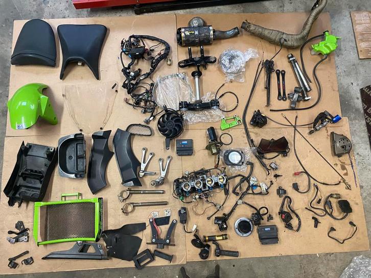 Pieces kawasaki zx6r 636  2003 , 2004, Motoren, Onderdelen | Kawasaki, Ophalen