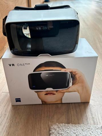 Zeiss VR ONE Plus beschikbaar voor biedingen
