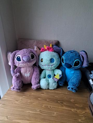 Peluches Disneyland Disney Stitch, Angel and Scrump  disponible aux enchères