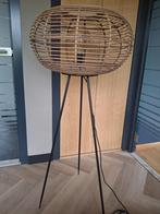Vloerlamp met rotan kap, Ophalen, Zo goed als nieuw, 100 tot 150 cm
