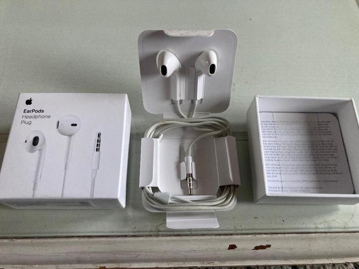 Ear poss Headphone plug état impeccable., Telecommunicatie, Mobiele telefoons | Oordopjes, Zo goed als nieuw, In oorschelp (earbud)