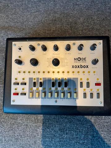Xoxbox te koop, Musique & Instruments, Synthétiseurs, Enlèvement ou Envoi, Utilisé