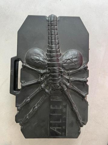 Alien Trilogy Facehugger VHS Box Set beschikbaar voor biedingen