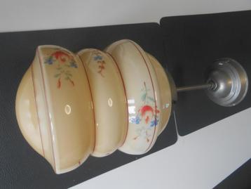 Antieke opaline lamp beschikbaar voor biedingen