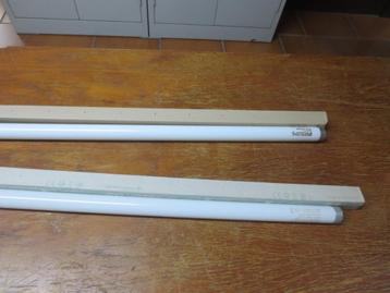 2 st. TL lamp / buis lengte 720mm beschikbaar voor biedingen