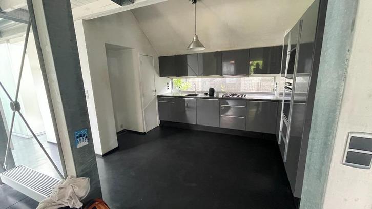 Keuken in grijs hoogglans, Huis en Inrichting, Keuken | Complete keukens, Gebruikt, Dubbelwandige keuken, Grijs, Graniet of Steen