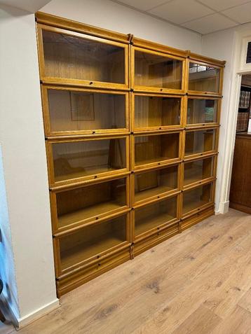 Grote eiken Globe Wernicke boekenkast beschikbaar voor biedingen