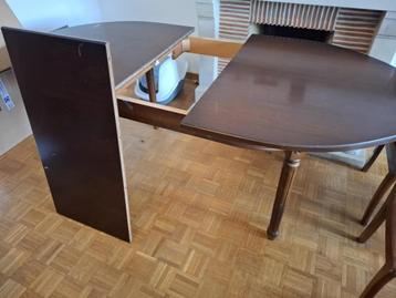 Eettafel & 6 stoelen beschikbaar voor biedingen