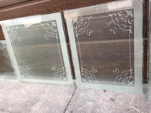 12 stuks antiek geëtst glas uit oud herenhuis, Doe-het-zelf en Bouw, Glas en Ramen, Zo goed als nieuw, Ophalen