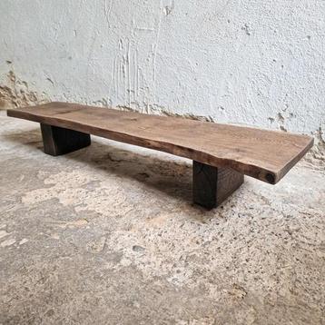 Lage handgemaakte consoletafel beschikbaar voor biedingen