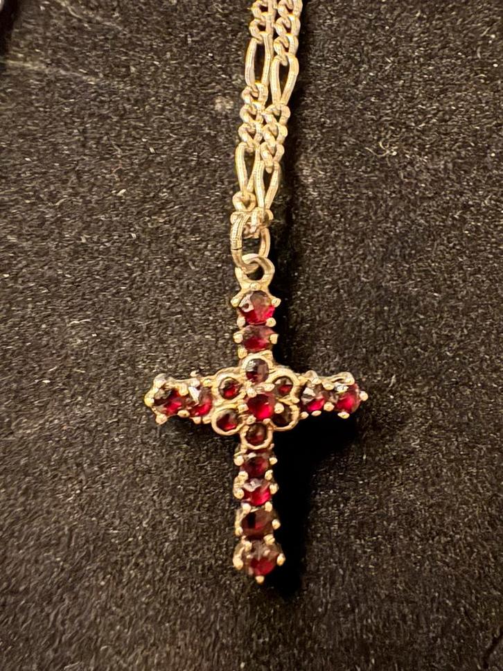 Vintage 830/835 Zilveren Kruis met Boheemse Granaat, Handtassen en Accessoires, Antieke sieraden, Hanger, Zilver, Ophalen of Verzenden