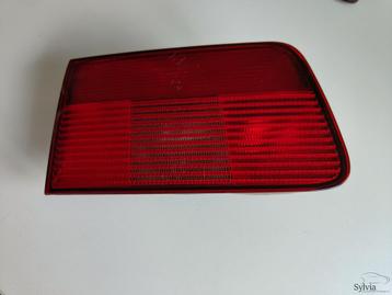 Achterlicht links rood op klep BMW 5 Serie E39  Touring 8361