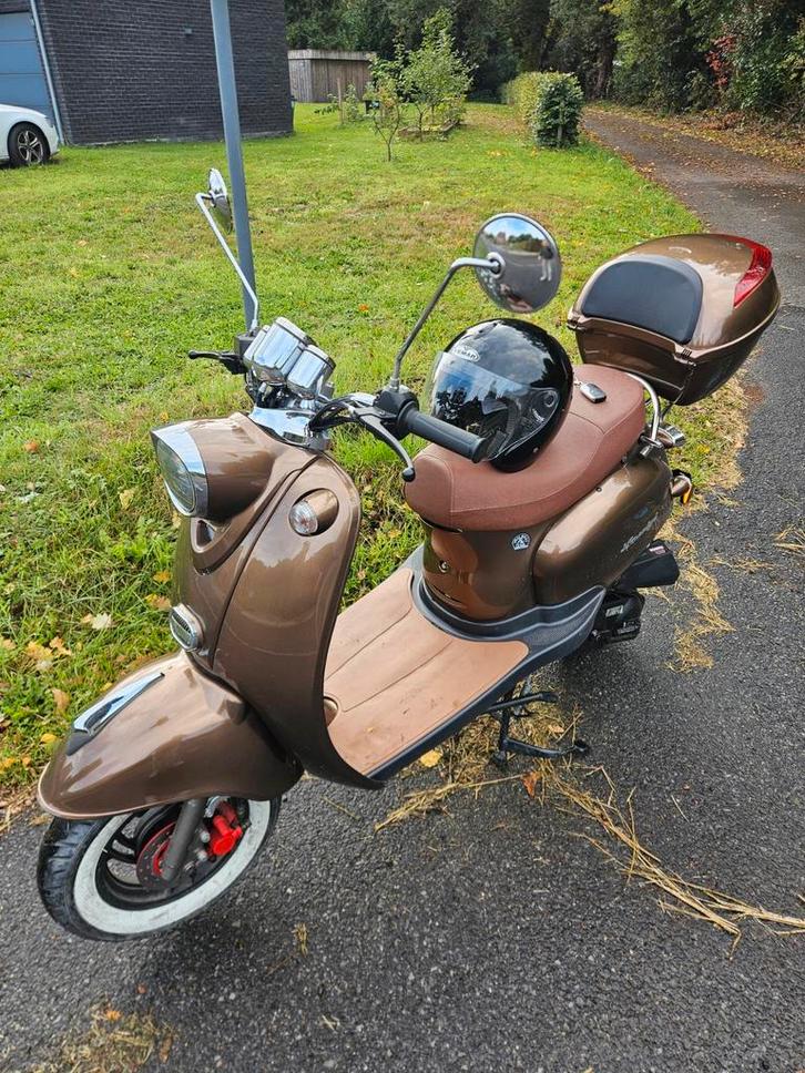 Scooter 50cc, Fietsen en Brommers, Snorfietsen en Snorscooters, Zo goed als nieuw, Overige merken, Benzine, Ophalen of Verzenden