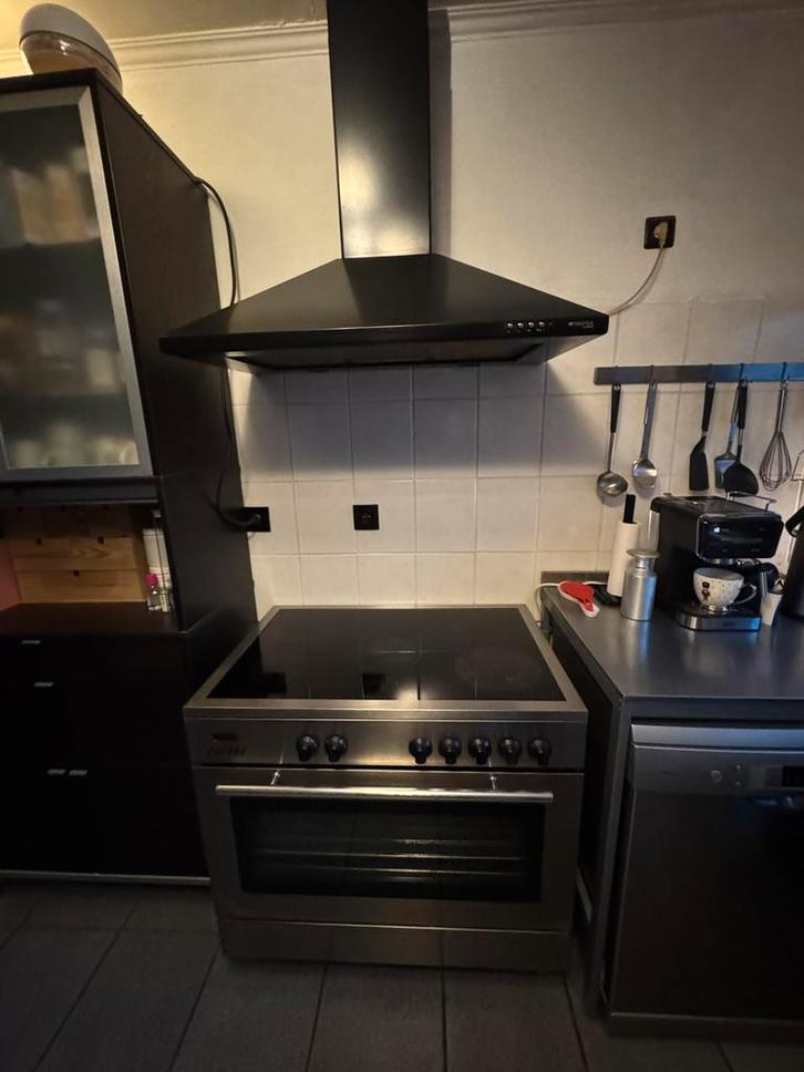 Cuisiniere, Maison & Meubles, Cuisine | Cuisines complètes, Utilisé, Autres types, Autres couleurs, Autres matériaux, Sans poignée