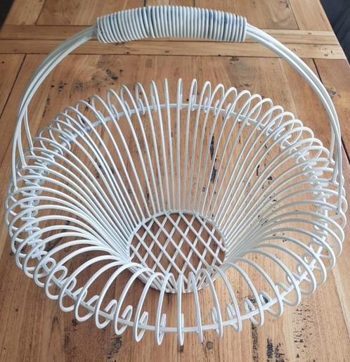 Oude Franse smeedijzeren mand met hengsel, cottage stijl, Antiek en Kunst, Curiosa en Brocante, Ophalen of Verzenden