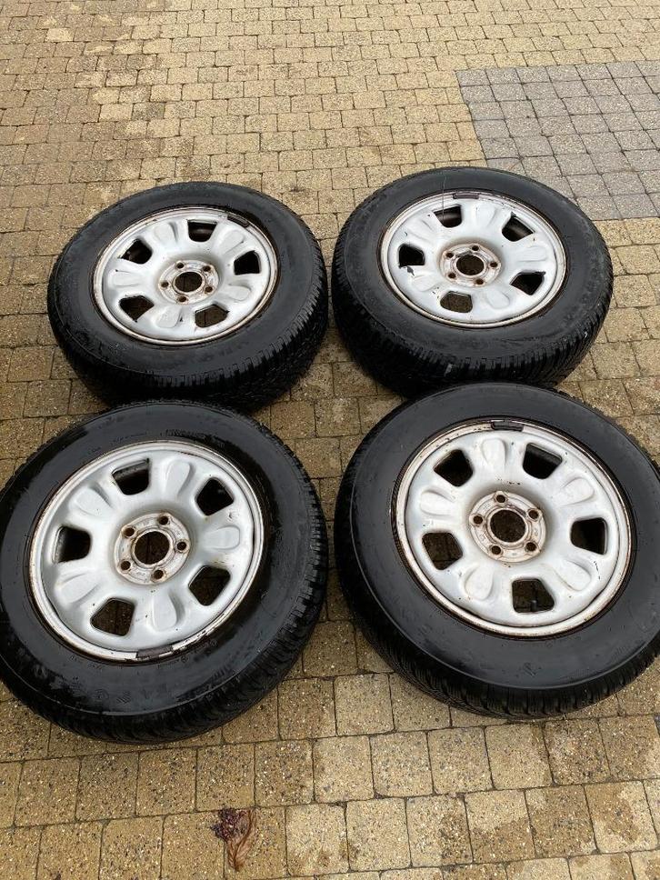 4 pneus hiver 215/65 R16 Firestone + jantes – bon état, Auto-onderdelen, Banden en Velgen, Band(en), Winterbanden, 215 mm, Bestelwagen