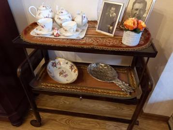 antieke tafel beschikbaar voor biedingen