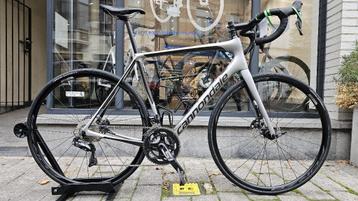 vélo de course Cannondale Synapse Disc Di2 Carbon disponible aux enchères