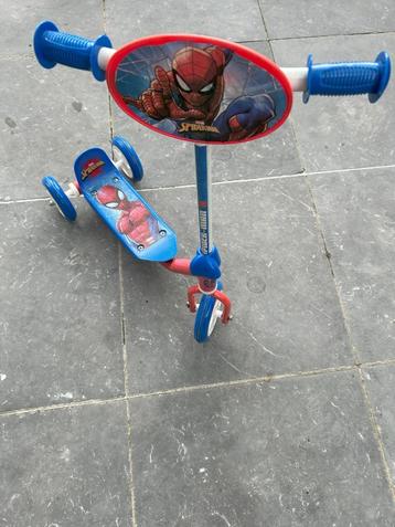 Kinderstep Spiderman - in goede staat beschikbaar voor biedingen