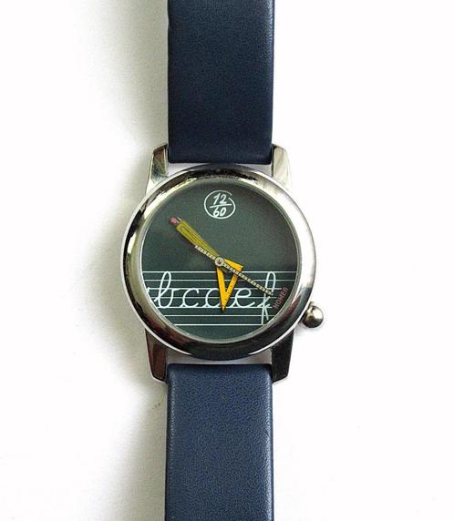Nomea Studies horloge, Swiss mouvement uit Thematiek design, Antiek en Kunst, Curiosa en Brocante, Ophalen of Verzenden