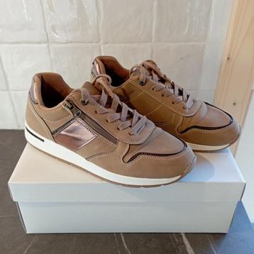 McGregor sneakers camel bruin met brons beschikbaar voor biedingen