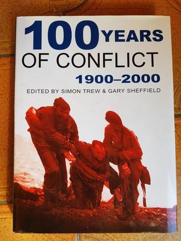 100 Years of Conflict 1900-2000, door Simon Trew WO1 WO2 beschikbaar voor biedingen