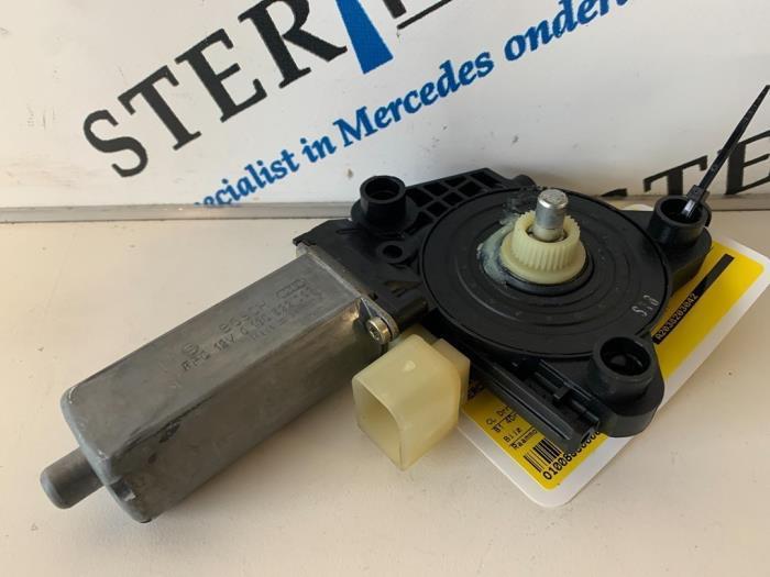 Raammotor Portier van een Mercedes C-Klasse, Auto-onderdelen, Carrosserie, Mercedes-Benz, Gebruikt, 3 maanden garantie, Ophalen of Verzenden