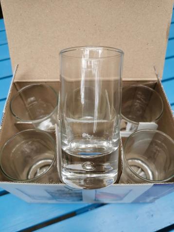 Amuse glaasjes hapjes beschikbaar voor biedingen