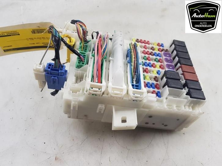 BOITIER FUSIBLES Honda Insight (ZE2) (TM8G210), Autos : Pièces & Accessoires, Électronique & Câbles, Honda, Utilisé