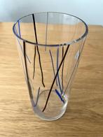 Vase avec lignes bleues et noires - Kosta Boda, Overige kleuren, Ophalen of Verzenden, Minder dan 50 cm, Glas