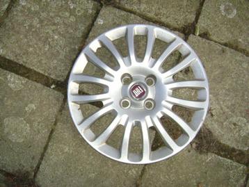 Sierdeksel - Wieldop 15 inch Fiat (4 Stuks) beschikbaar voor biedingen