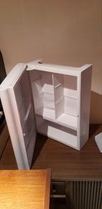 Medicijnenkastje of kastje voor badkamer in goede staat, Dieren en Toebehoren, Ophalen