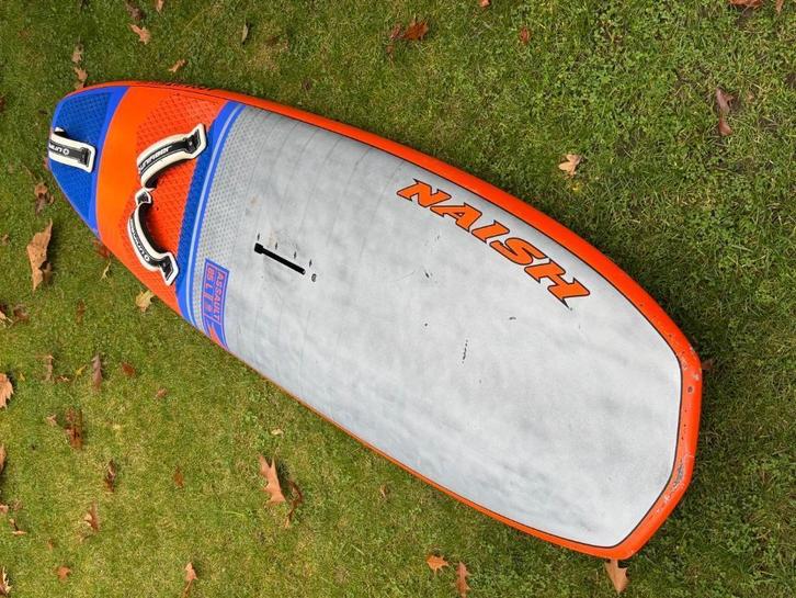 85 L Naish Assault freeride, Watersport en Boten, Windsurfen, Gebruikt, Plank, Minder dan 250 cm, Ophalen