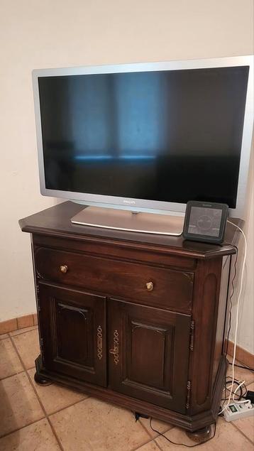 Alles moet weg wegens verhuis doe een goed bod /Zonder TV  beschikbaar voor biedingen