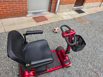 Rode scootmobiel beschikbaar voor biedingen