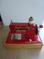 Ancienne machine à coudre jouet "Régina", Antiquités & Art, Enlèvement ou Envoi