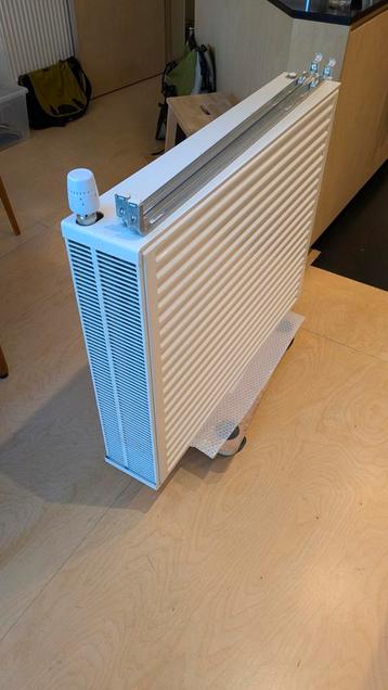 Superia Radiator 90x70x16 (T33) disponible aux enchères