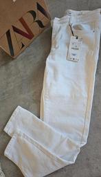 Jeans zara femme, Vêtements | Femmes, Enlèvement, Comme neuf