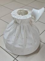 Lustre avec broderie anglaise, Enlèvement, Utilisé