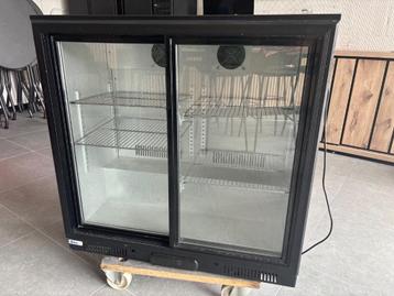 Glazen schuif frigo beschikbaar voor biedingen