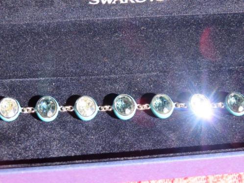 Swarovski armband -- 1041013 -- blauw / groen /turkoois, Collections, Swarovski, Comme neuf, Bijou ou Montre, Enlèvement ou Envoi