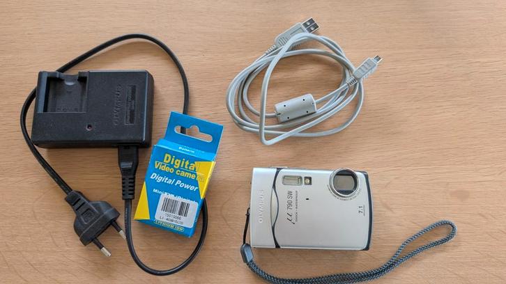 Olympus u790 SW - Digitale camera, Audio, Tv en Foto, Fotocamera's Digitaal, Zo goed als nieuw, Compact, Olympus, Minder dan 4 keer